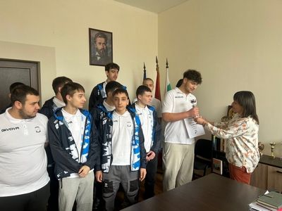 Вицешампионска титла за хандбалистите на ПГРТО 5