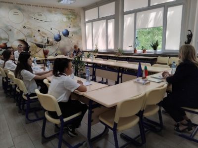 Съдия Вера Найденова на среща с ученици в ПГРТО - Плевен 3